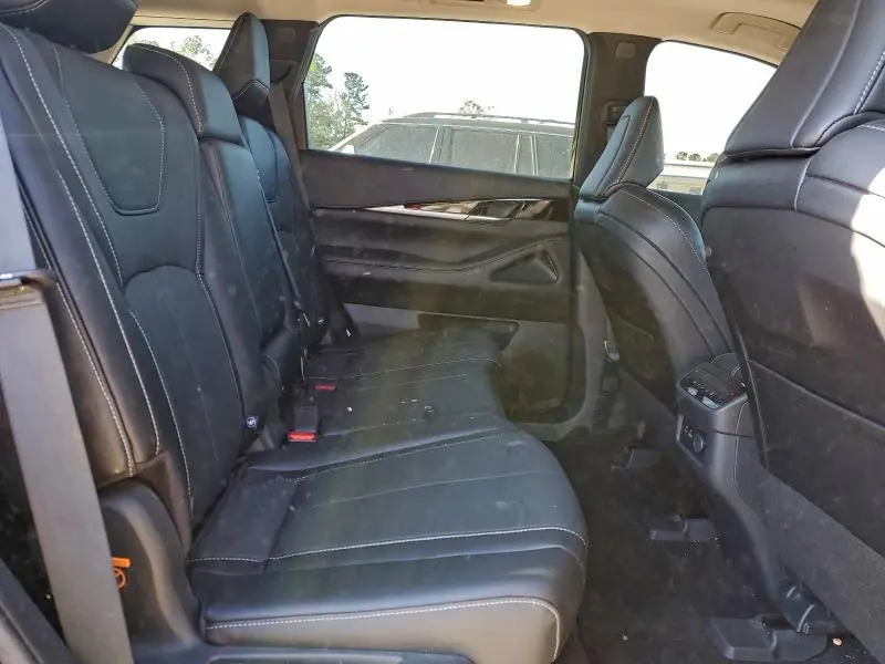 2024 INFINITI QX60 PURE  