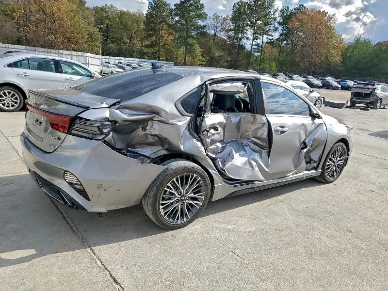 2024 KIA FORTE GT LINE  