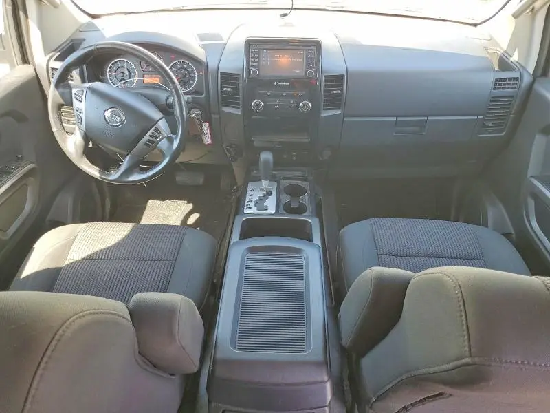 2015 NISSAN TITAN SV  