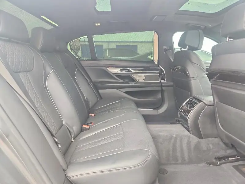 2018 BMW 750 I  