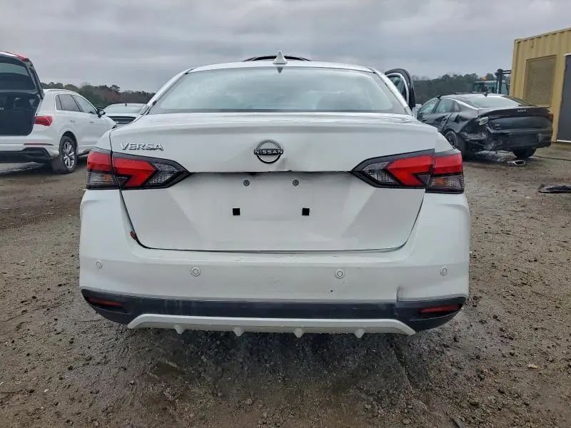 2025 NISSAN VERSA SV  