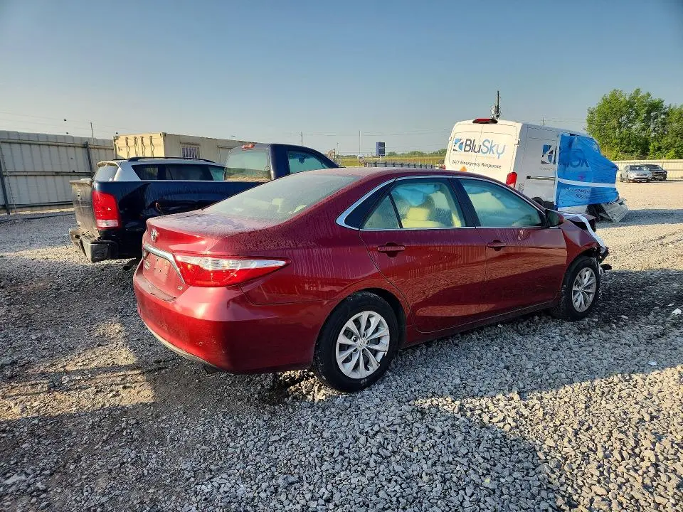 2016 TOYOTA CAMRY LE  