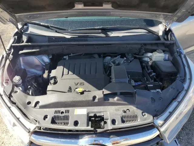 2015 TOYOTA HIGHLANDER XLE  