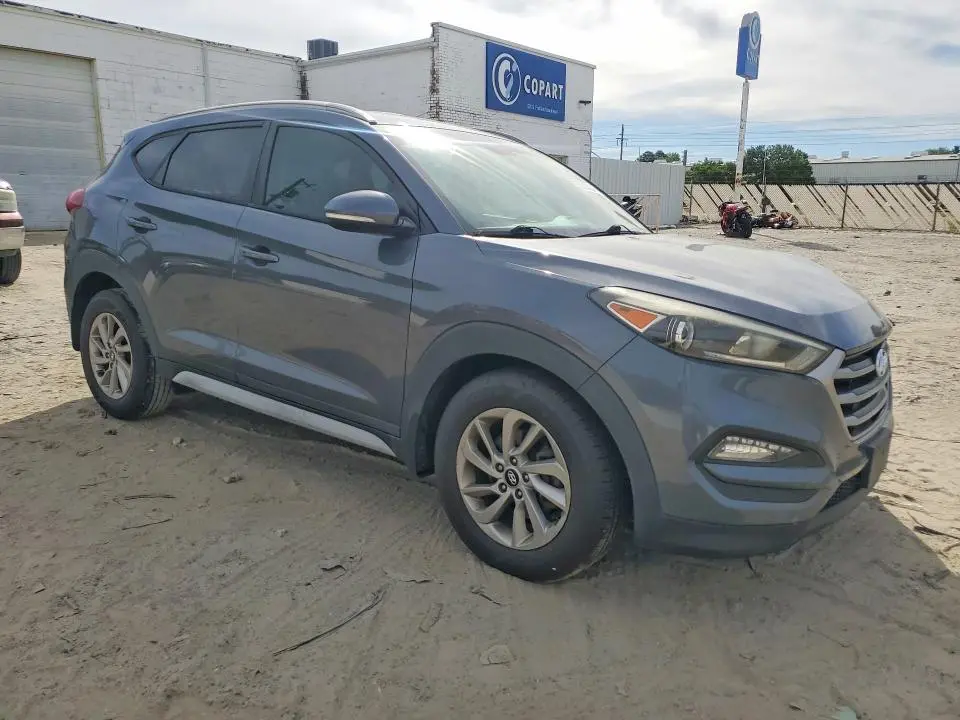 2017 HYUNDAI TUCSON SE PLUS  