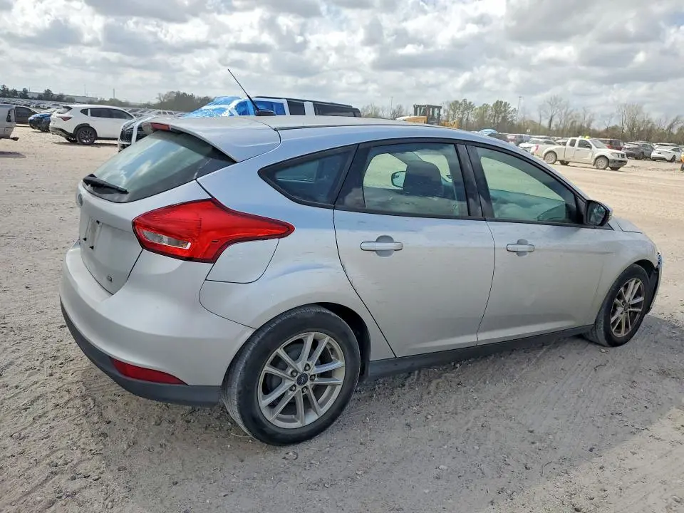 2017 FORD FOCUS SE  