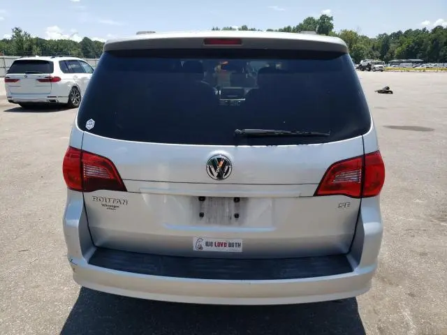 2011 VOLKSWAGEN ROUTAN SE  