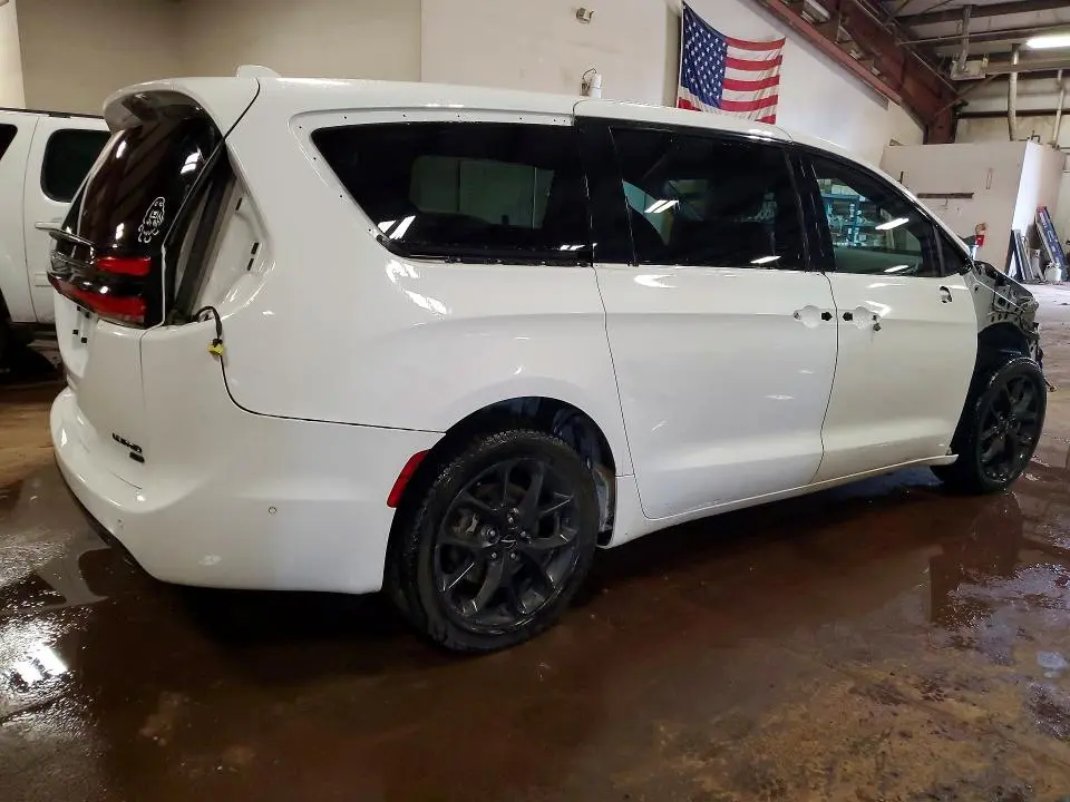 2022 CHRYSLER PACIFICA LIMITED  