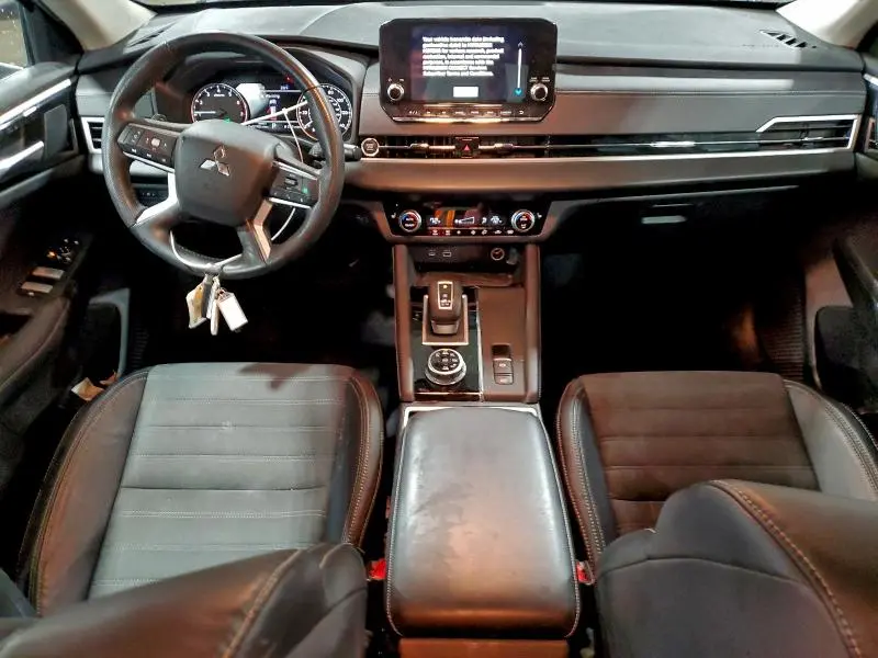 2023 MITSUBISHI OUTLANDER SE  