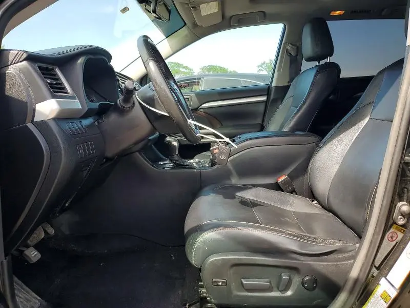 2014 TOYOTA HIGHLANDER XLE  