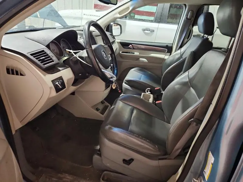 2010 VOLKSWAGEN ROUTAN SE  