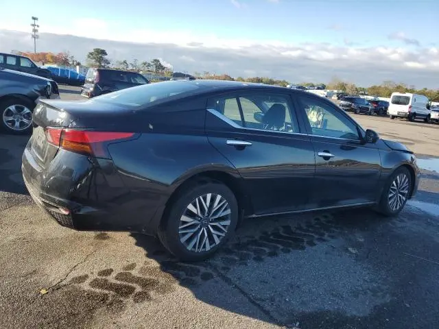 2024 NISSAN ALTIMA SV  