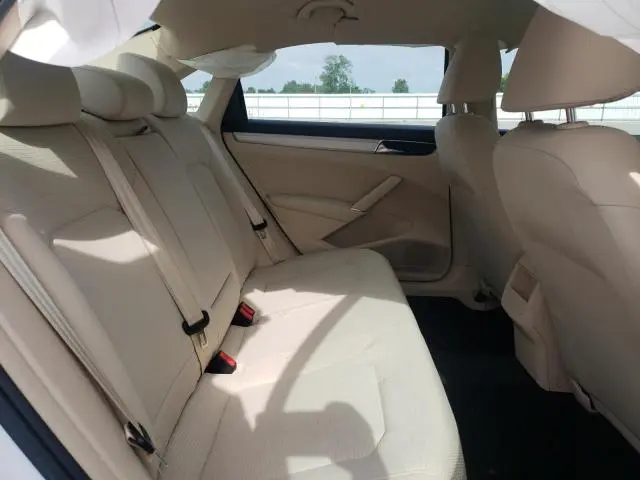 2017 VOLKSWAGEN PASSAT S  