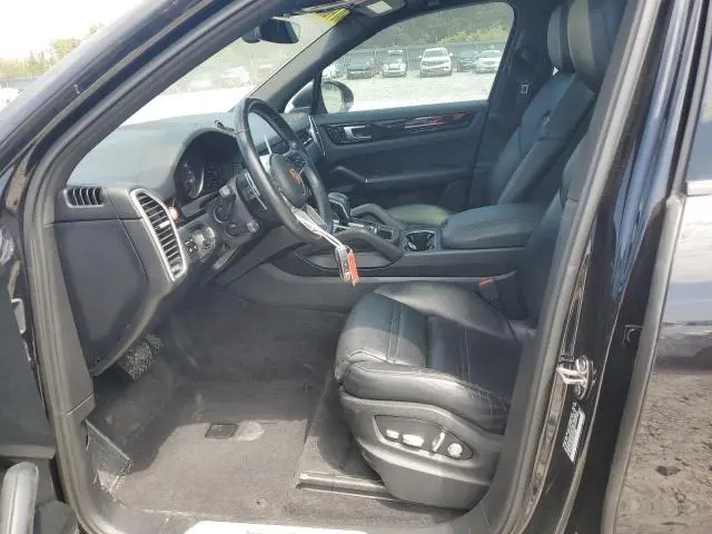 2019 PORSCHE CAYENNE   
