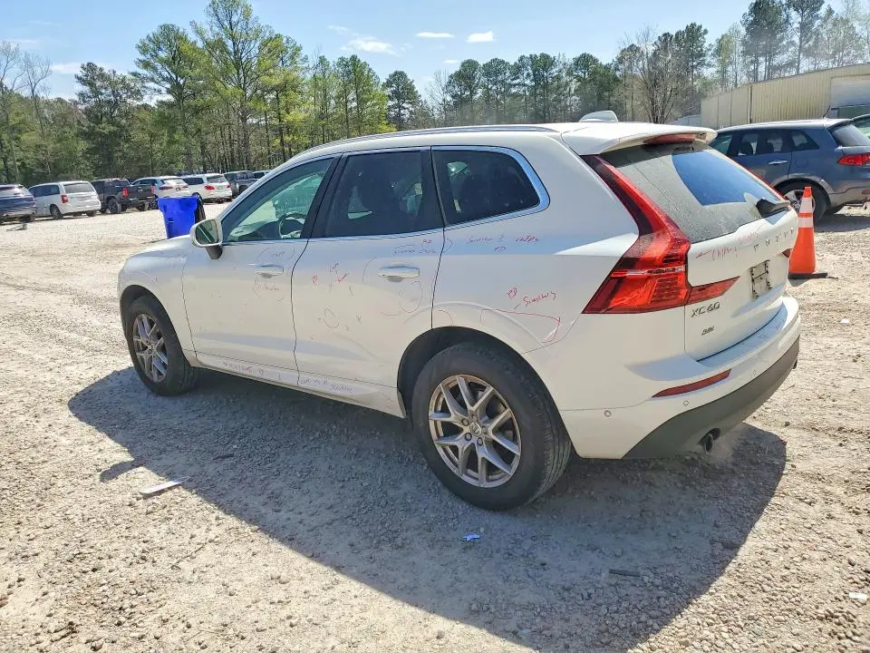 2018 VOLVO XC60 T5 MOMENTUM  