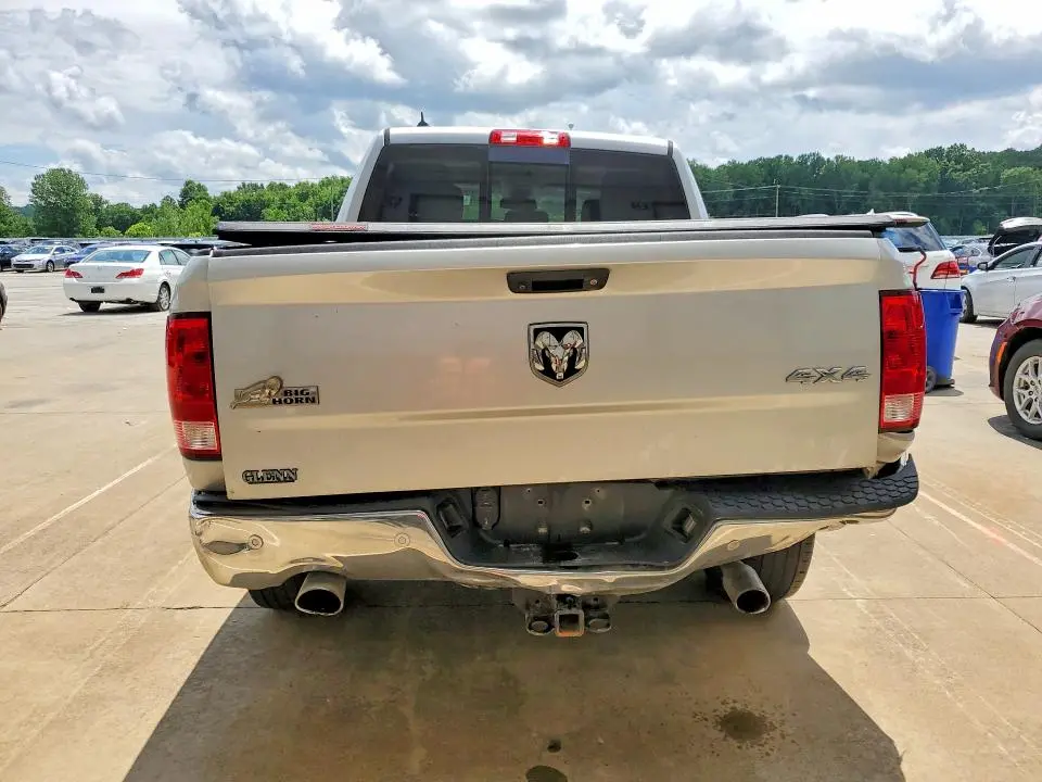 2018 RAM 1500 SLT  