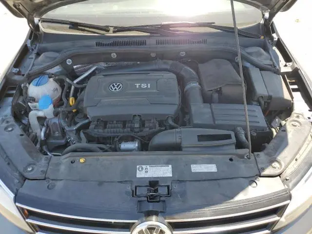 2016 VOLKSWAGEN JETTA SPORT  