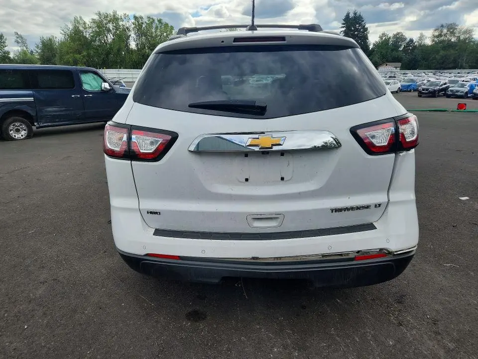 2016 CHEVROLET TRAVERSE LT  