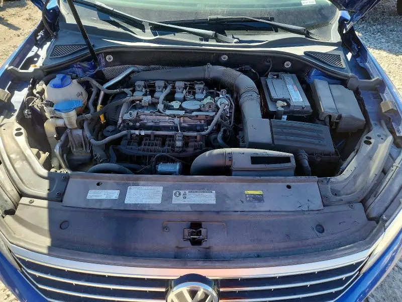 2017 VOLKSWAGEN PASSAT SE  