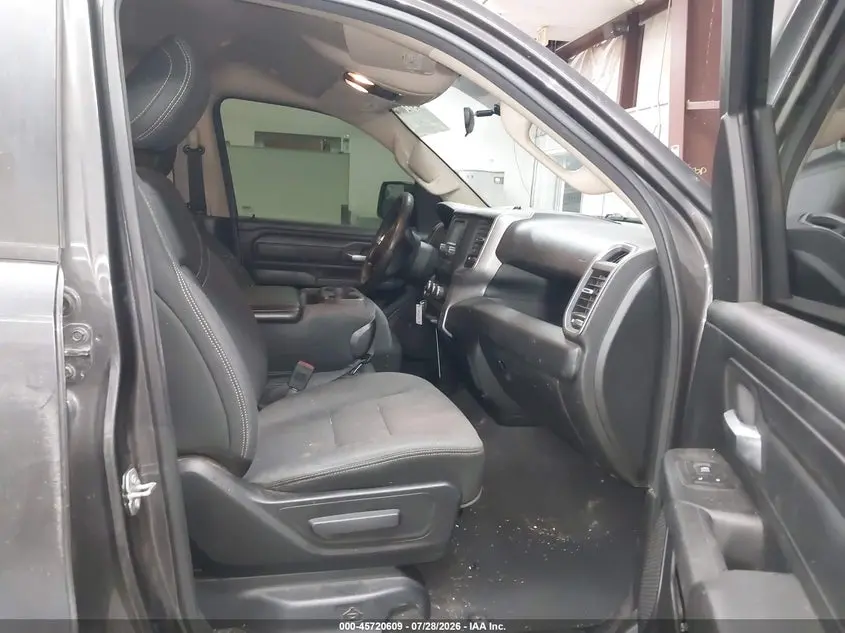 2019 RAM 1500 TRADESMAN  4X2 6'4 BOX