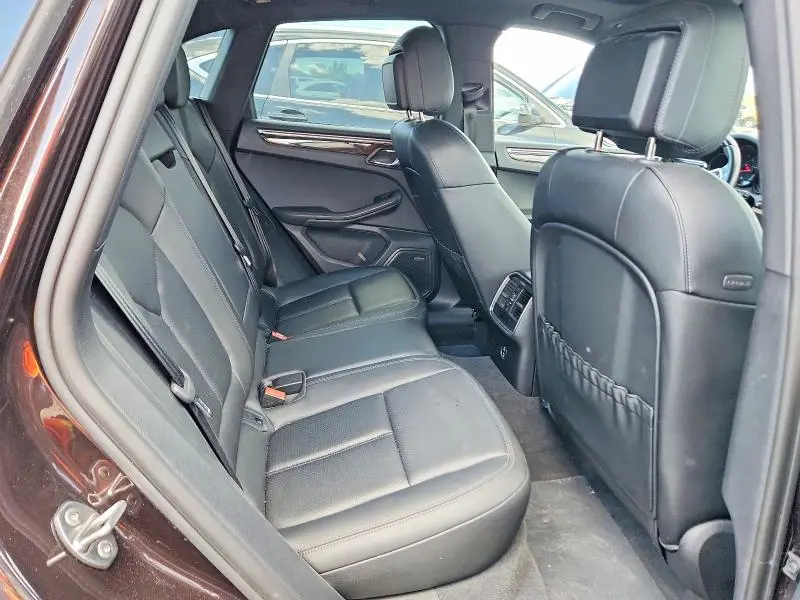 2021 PORSCHE MACAN   