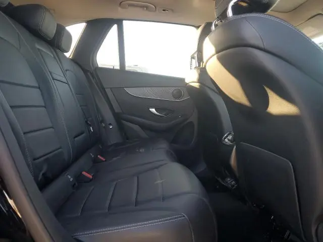 2016 MERCEDES-BENZ GLC 300  