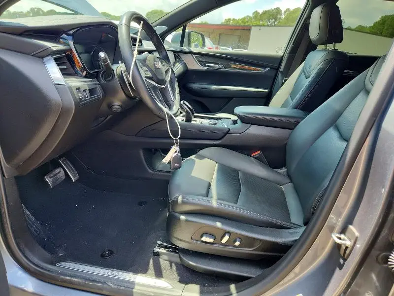 2022 CADILLAC XT5 SPORT  