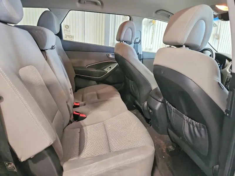 2017 HYUNDAI SANTA FE SE  