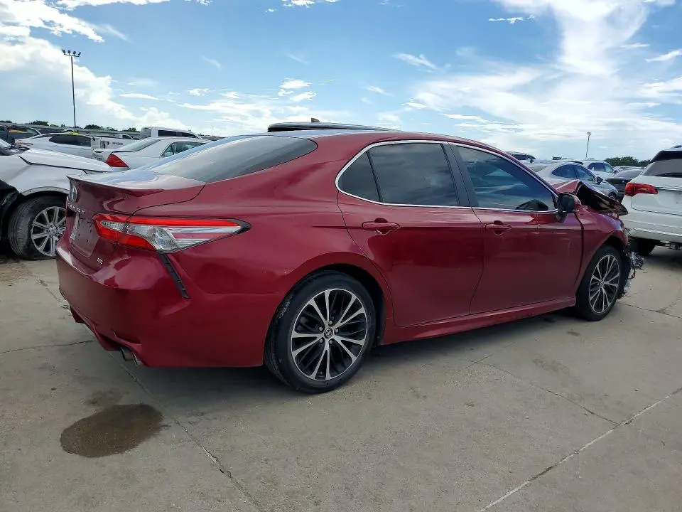 2018 TOYOTA CAMRY SE  