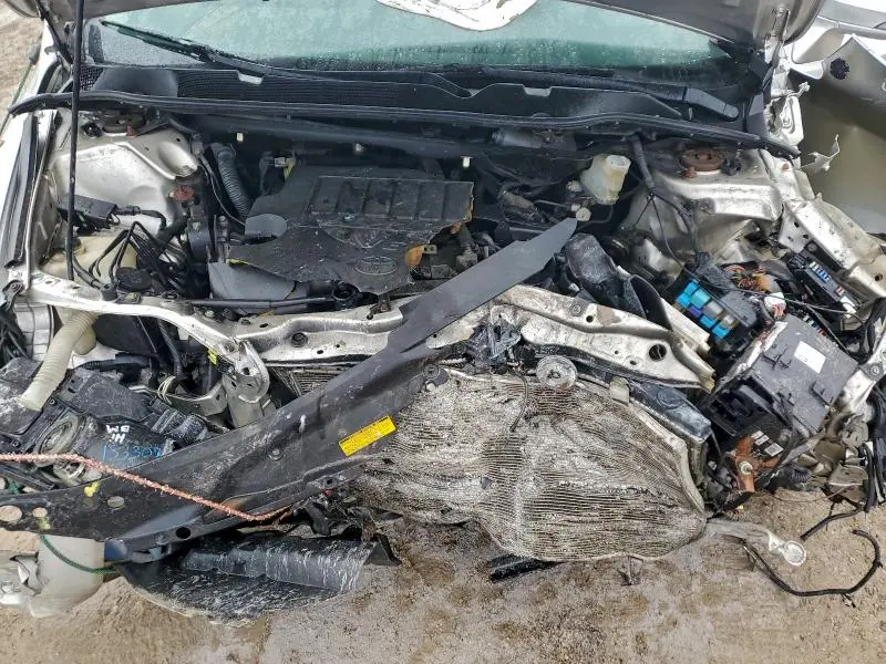 2013 TOYOTA VENZA LE  