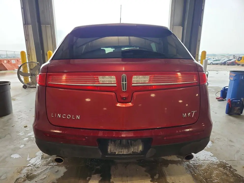 2015 LINCOLN MKT   