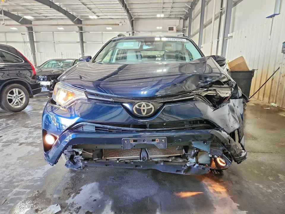 2018 TOYOTA RAV4 XLE  