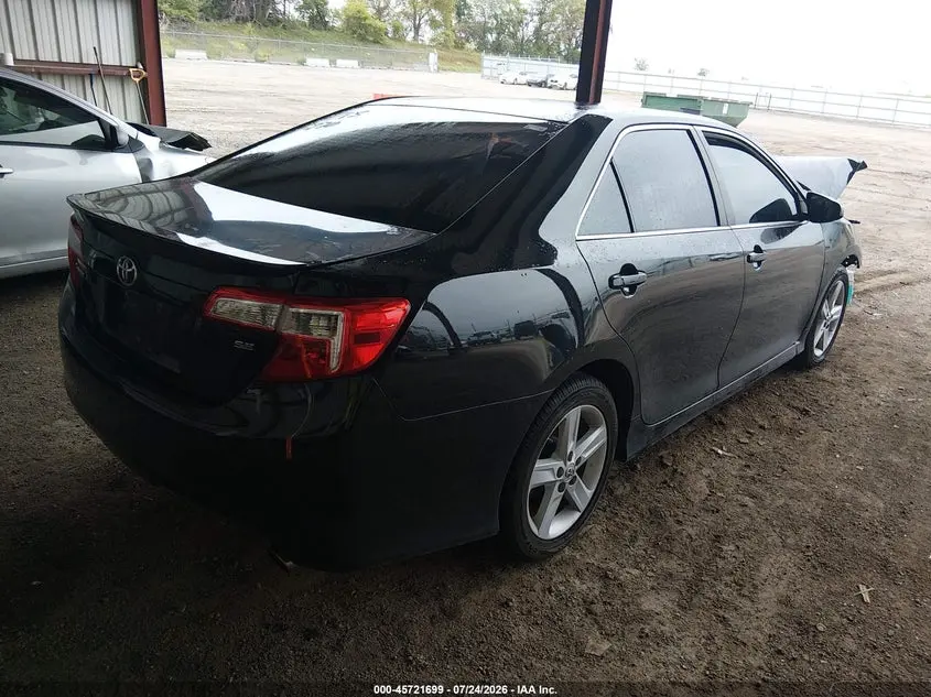 2012 TOYOTA CAMRY SE