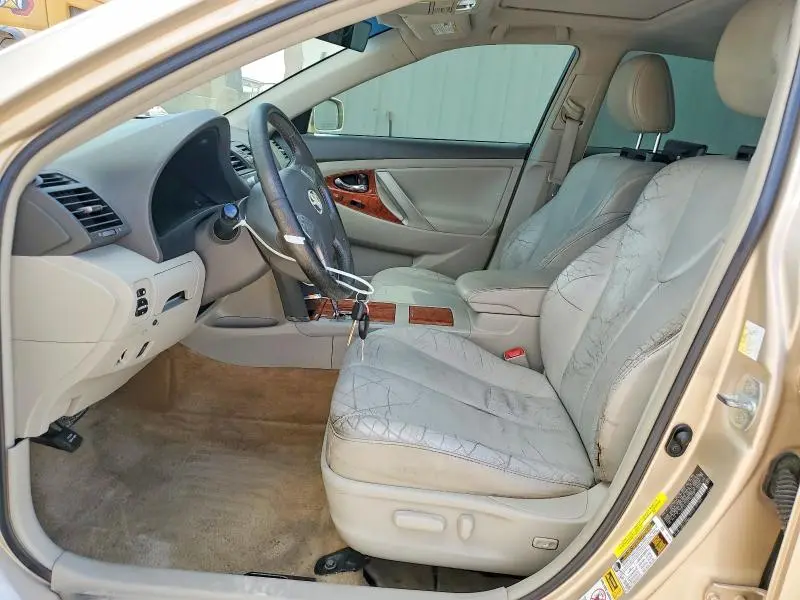2011 TOYOTA CAMRY XLE  