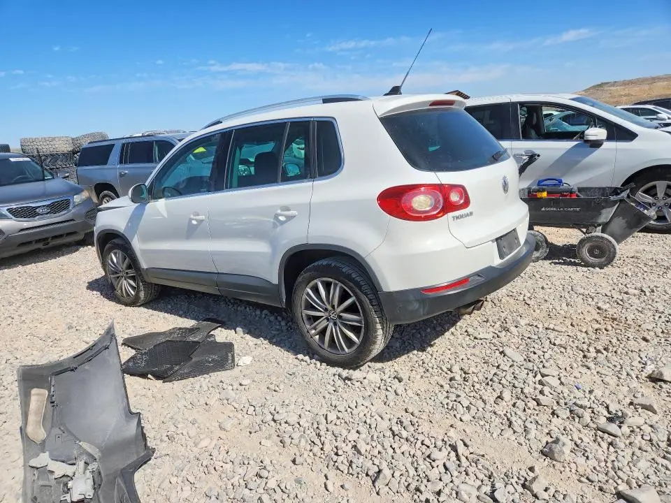 2011 VOLKSWAGEN TIGUAN S  