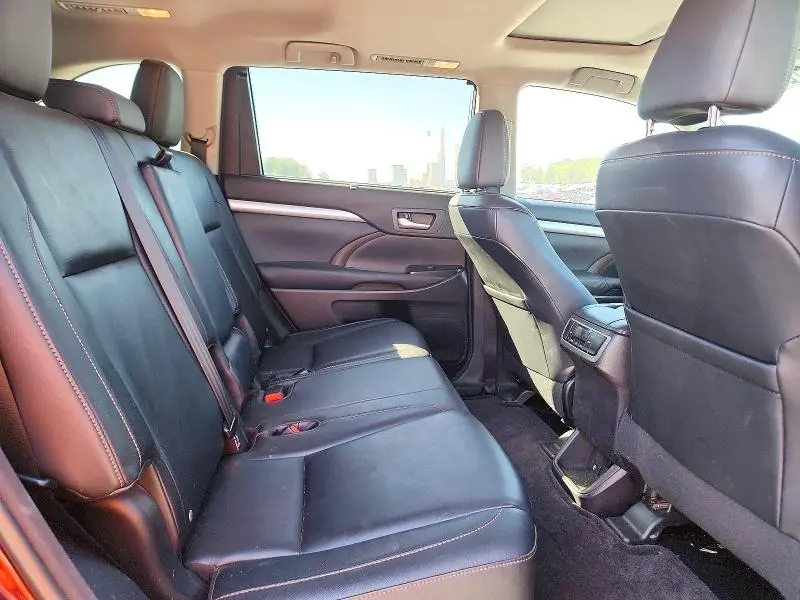 2014 TOYOTA HIGHLANDER XLE  