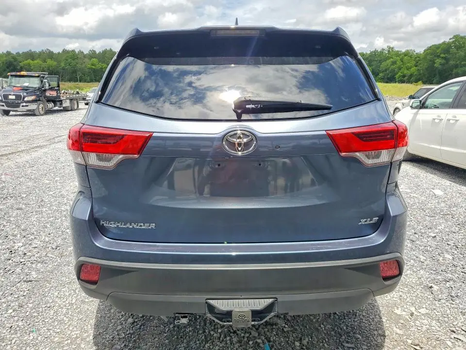 2019 TOYOTA HIGHLANDER XLE  