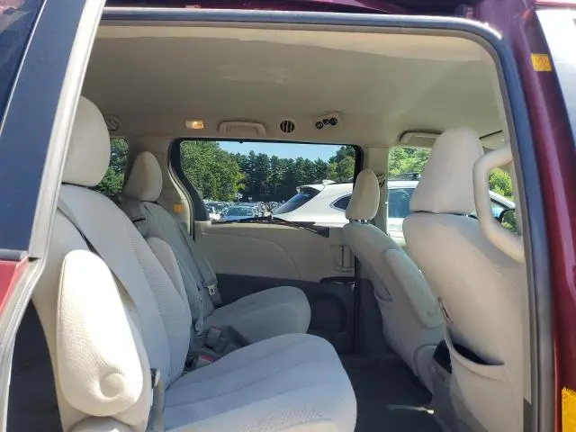 2012 TOYOTA SIENNA LE  