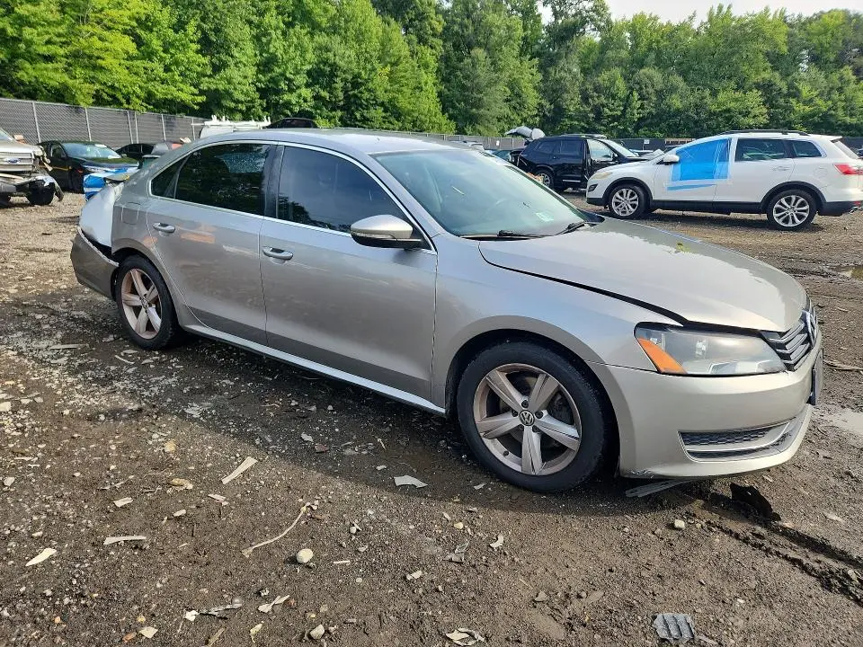 2012 VOLKSWAGEN PASSAT SE  