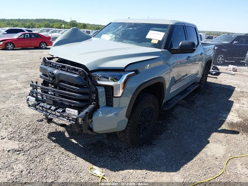 2026 TOYOTA TUNDRA SR5 CREWMAX 5.5' BED