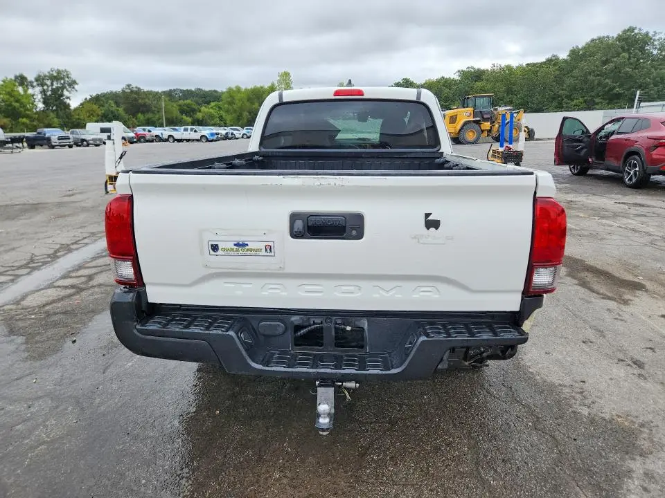 2022 TOYOTA TACOMA SR  