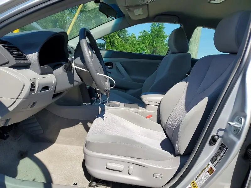 2010 TOYOTA CAMRY LE V6  