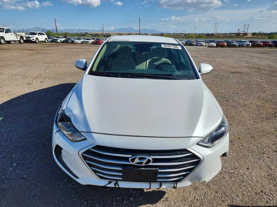2018 HYUNDAI ELANTRA SE  
