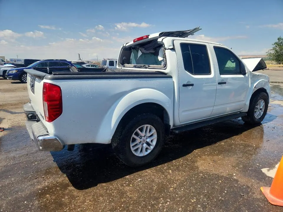2016 NISSAN FRONTIER SV  