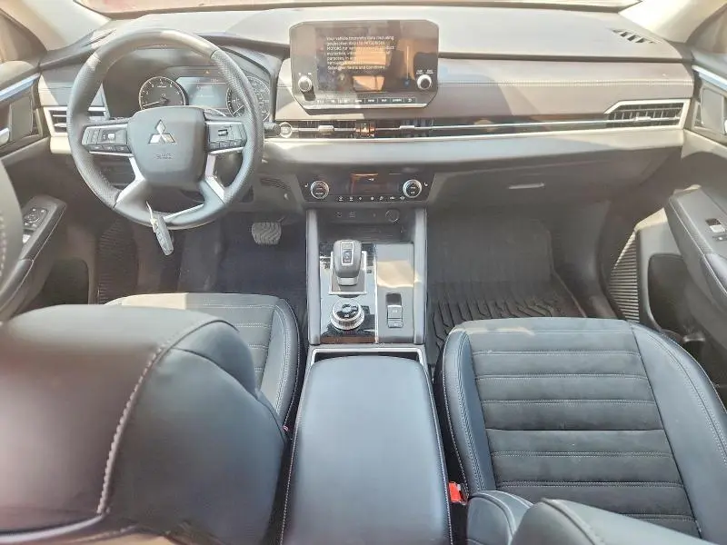 2024 MITSUBISHI OUTLANDER SE  