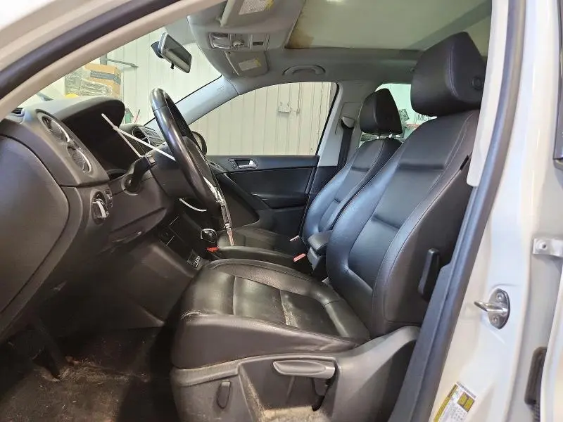 2013 VOLKSWAGEN TIGUAN S  