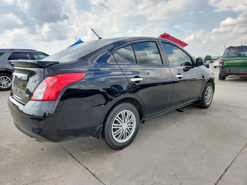 2013 NISSAN VERSA S  
