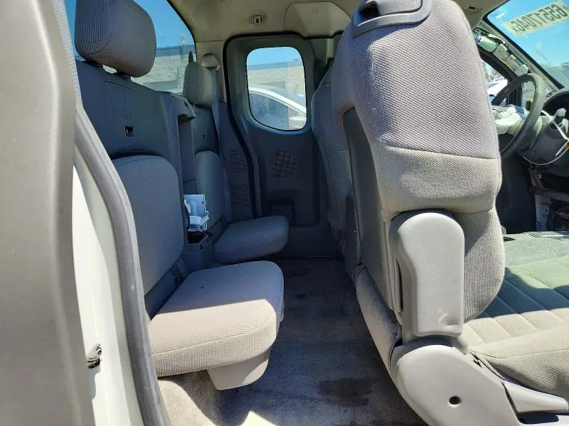 2013 NISSAN FRONTIER S  