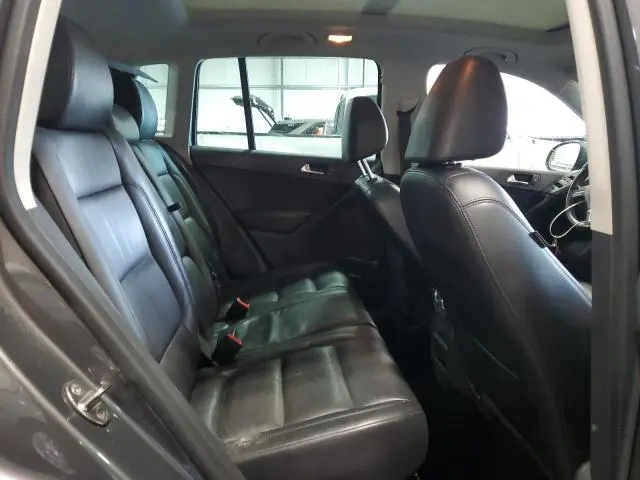 2016 VOLKSWAGEN TIGUAN S  