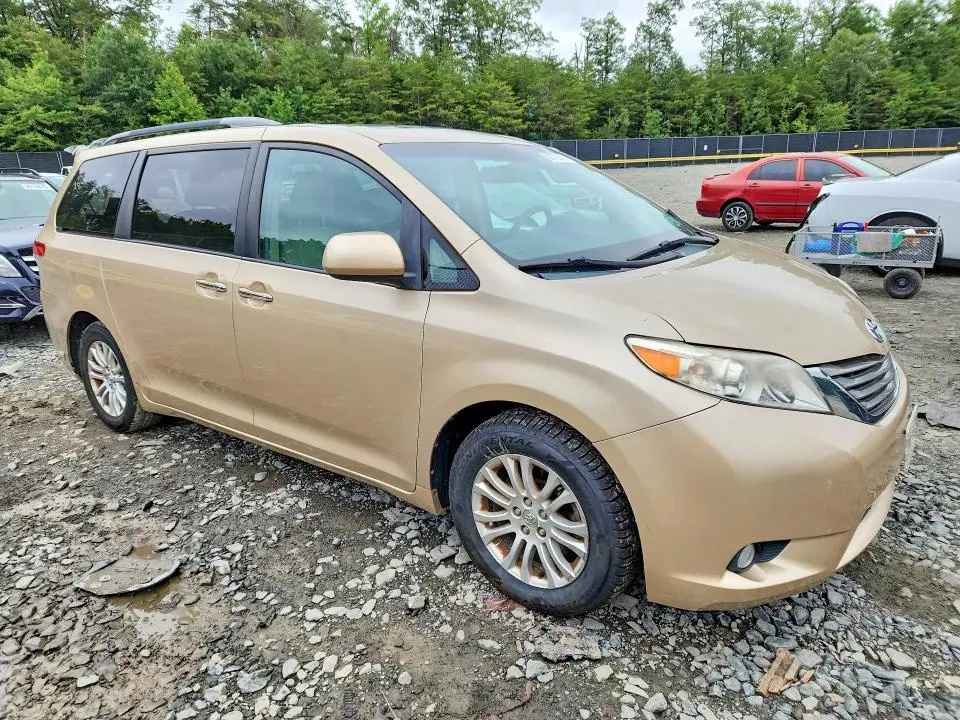 2011 TOYOTA SIENNA XLE 8-PASSENGER  