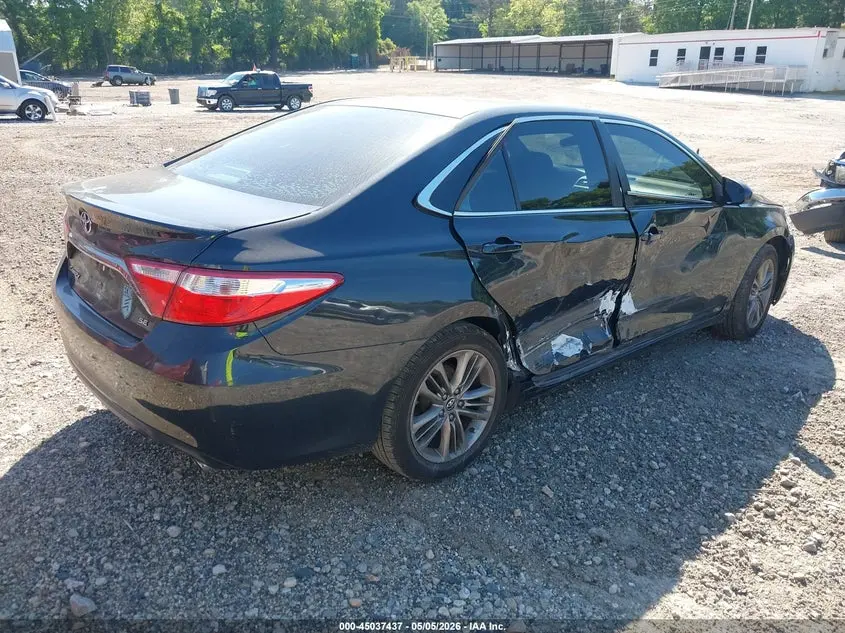 2016 TOYOTA CAMRY SE